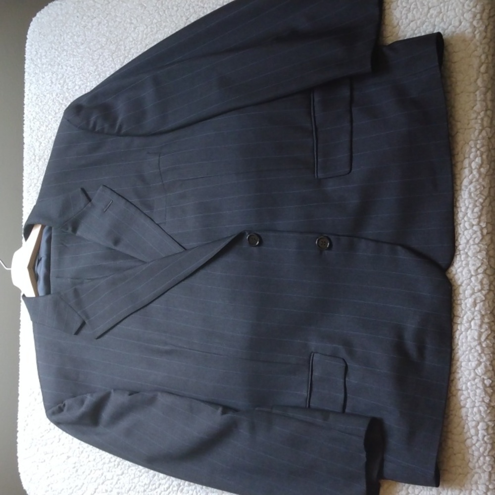 Hickey Freeman/Loro Piana Tasmanian Wool Dark Gray Pinstripe Suit 46R